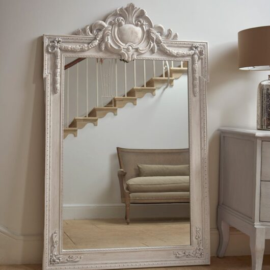 Avril Mirror