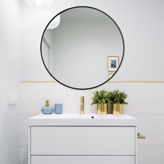 Livingandhome Retro Wall Hanging Nordic Round Bathroom Black Framed Mirror 80cm